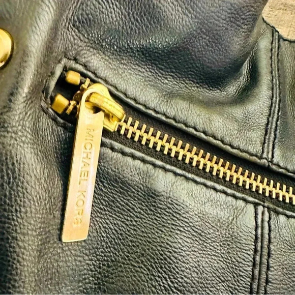 Micheal Kors Distressed Leather Hobo Shoulder Purse - Picture 7 of 12